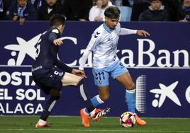 El jugador del Málaga, Kevin, durante el partido de Copa del Rey contra la Real Sociedad en La Rosaleda.