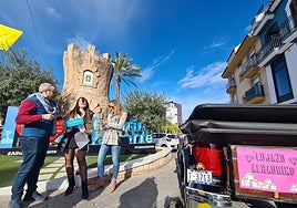 Emilio Jaúregi, Sandra Rebollo y María del Mar Martínez, en la torre de la calle Álamos.