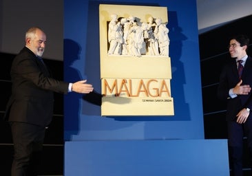 José Carlos Garín y Ángel Sarmiento tras descubrirse la obra.