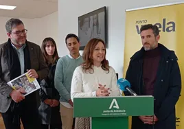La delegada de la Junta en Málaga, Patricia Navarro, inaugura el nuevo centro Vuela Guadalinfo.