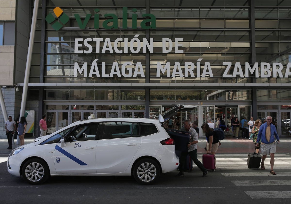 El proceso ha contado con la participación de taxistas y consumidores y recupera el extra por bultos o maletas.