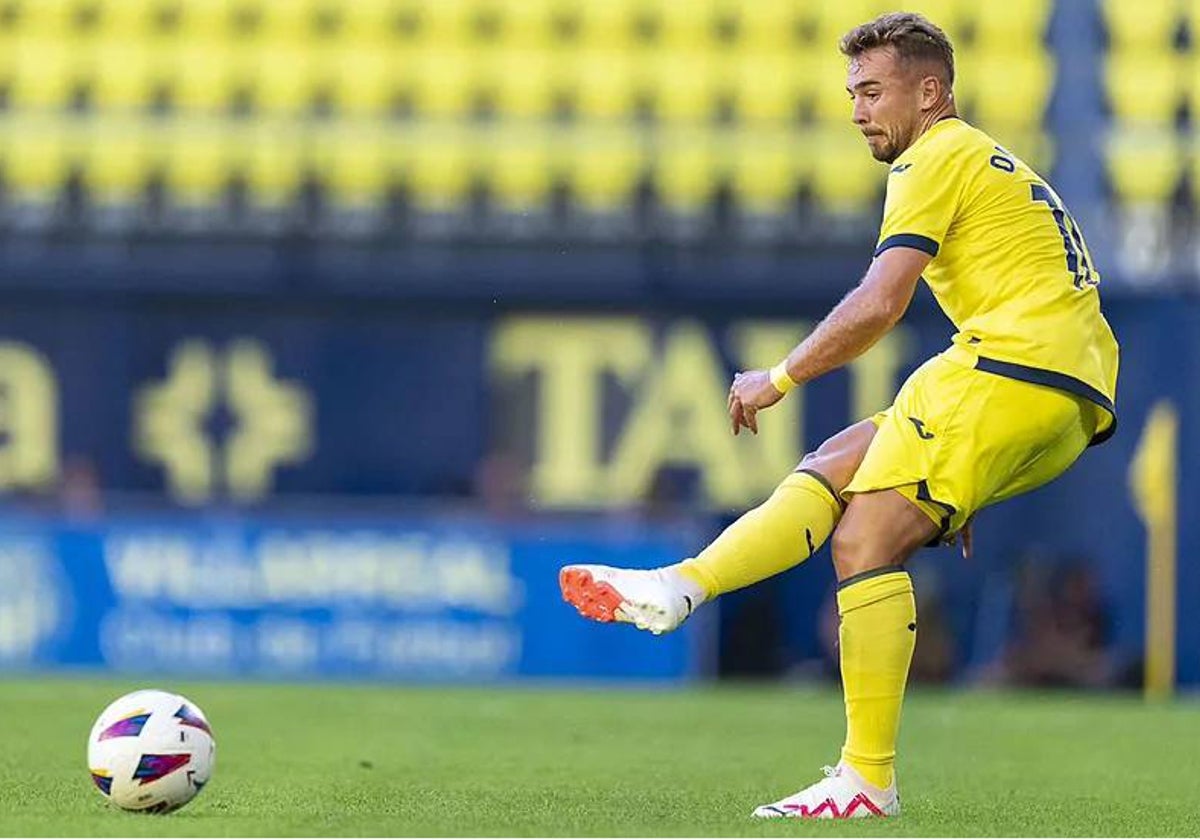 Ontiveros, en un partido con el Villarreal B.