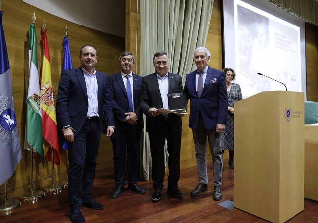 Manolo Castillo, Teodomiro López, Gervasio Sánchez y Antonio Pedraza, en la entrega del galardón.