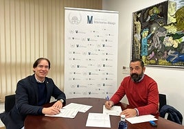 Acto de firma del acuerdo entre el Colegio de Veterinarios y el Ayuntamiento de El Borge.