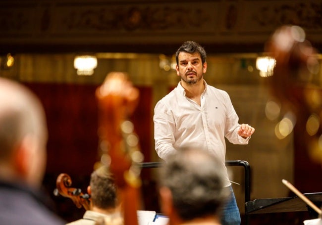 El director, con la Vienna Chamber Orchestra en la Konzerthaus de Viena.