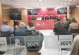Reunión del PSOE en su sede provincial.