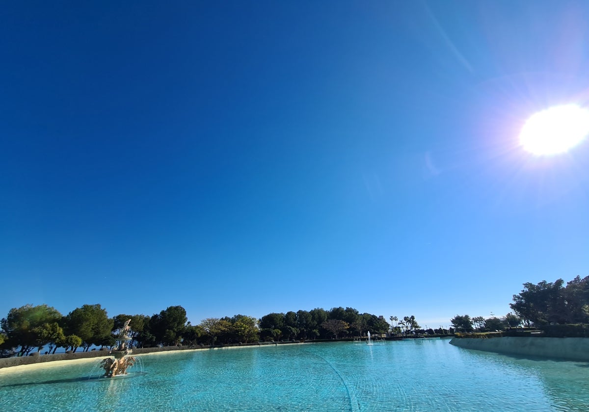 El estanque del Parque de La Batería, en Torremolinos, con capacidad para 4.500 metros cúbicos, 4,5 millones de litros.