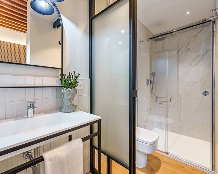 La rehabilitación de un destartalado edificio en el Centro de Málaga revela su floreciente pasado barroco