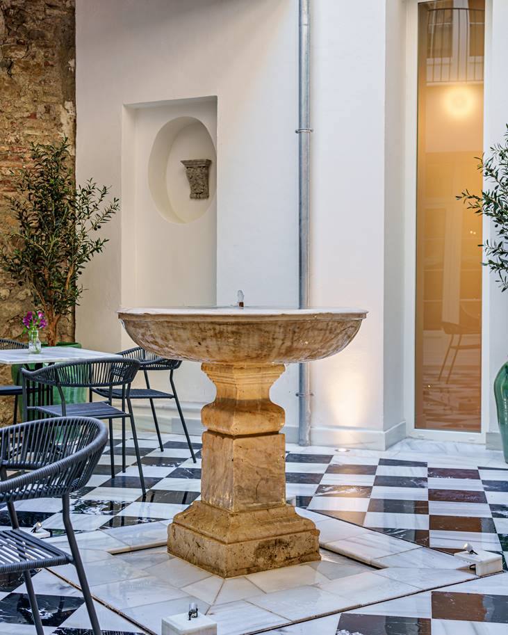 La rehabilitación de un destartalado edificio en el Centro de Málaga revela su floreciente pasado barroco