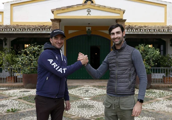 José Daniel Martín Dockx y Alejandro Sánchez del Barco, en la finca Los Ortejones, donde se encuentra la yeguada Indalo, en Mijas.