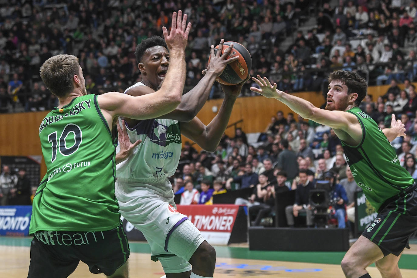 El Joventut-Unicaja, en imágenes