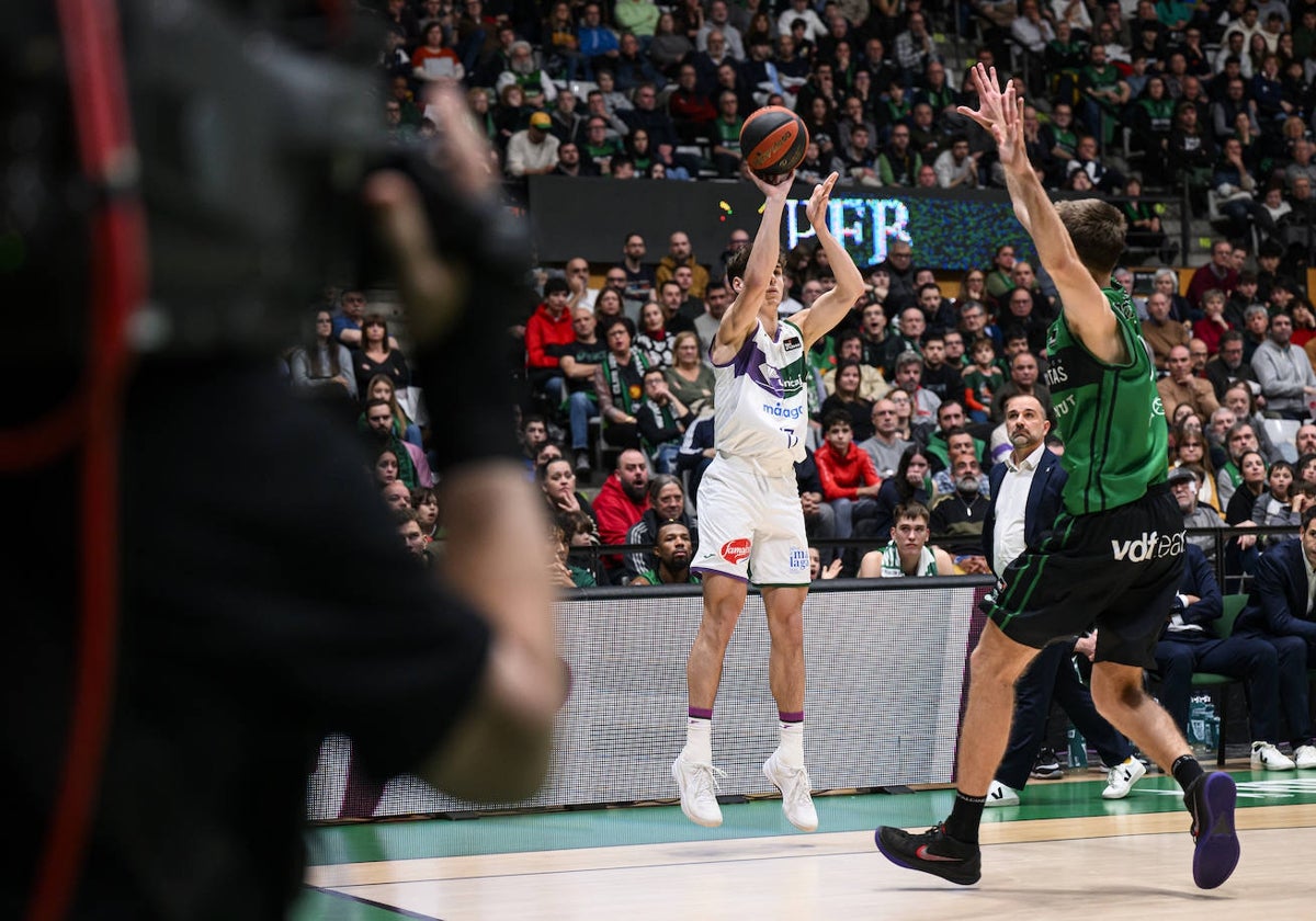 Mario Saint-Supery, en una acción de juego ante el Joventut el sábado.