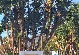 Cartel instalado en una de las rotondas del municipio.