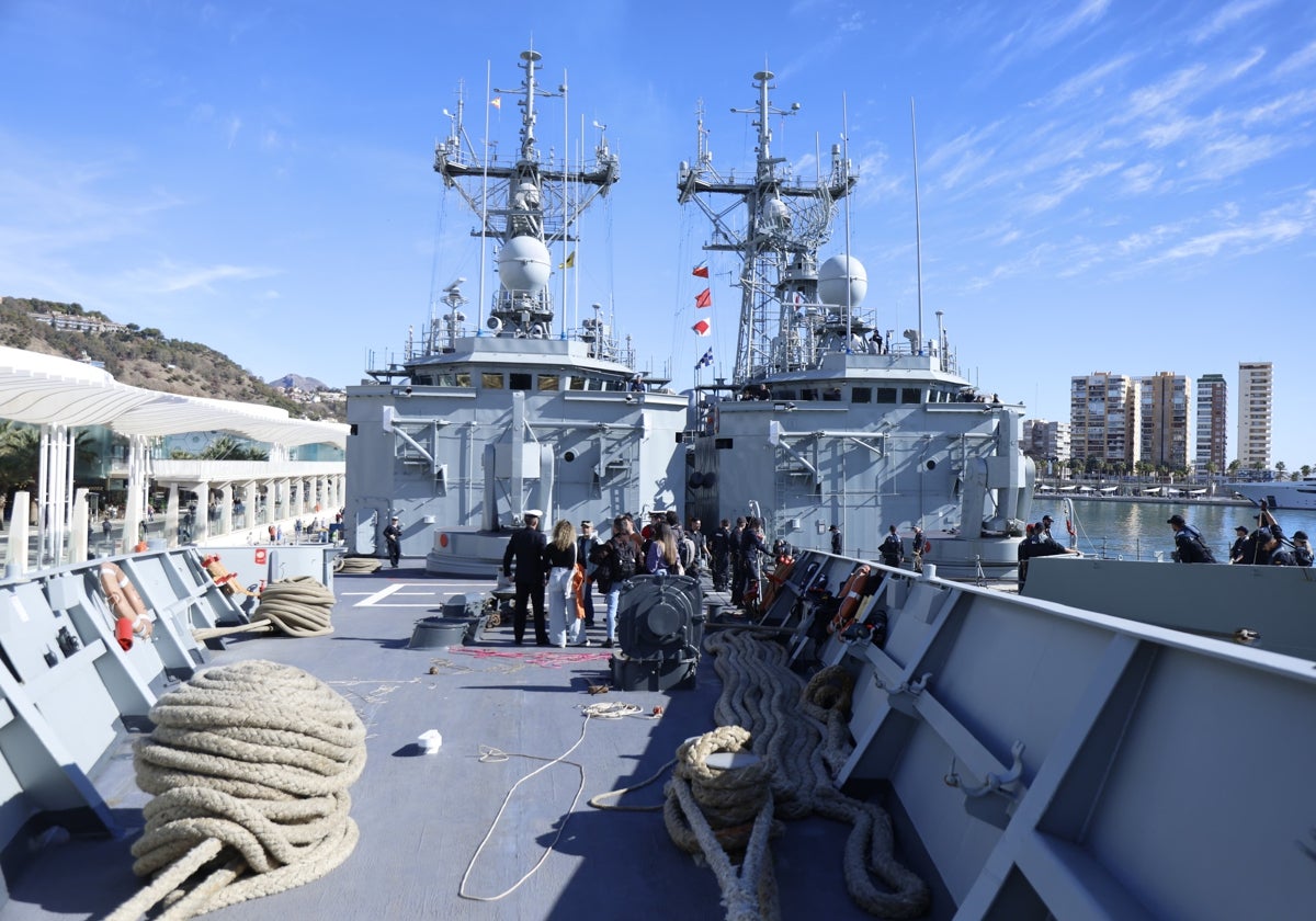 Dos de las fragatas que componen la 41 Escuadrillas de Escoltas de la Armada, en el muelle 2.