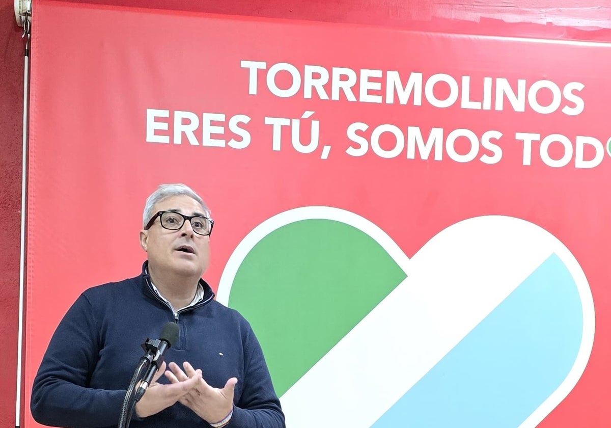 Antonio Navarro se dirige a la militancia, durante la asamblea.