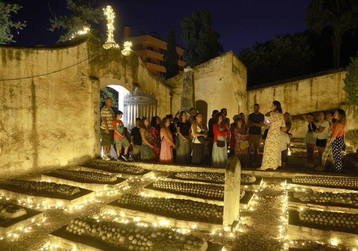 Imagen de una actividad celebrada en el Cementerio Inglés de la capital el pasado año.