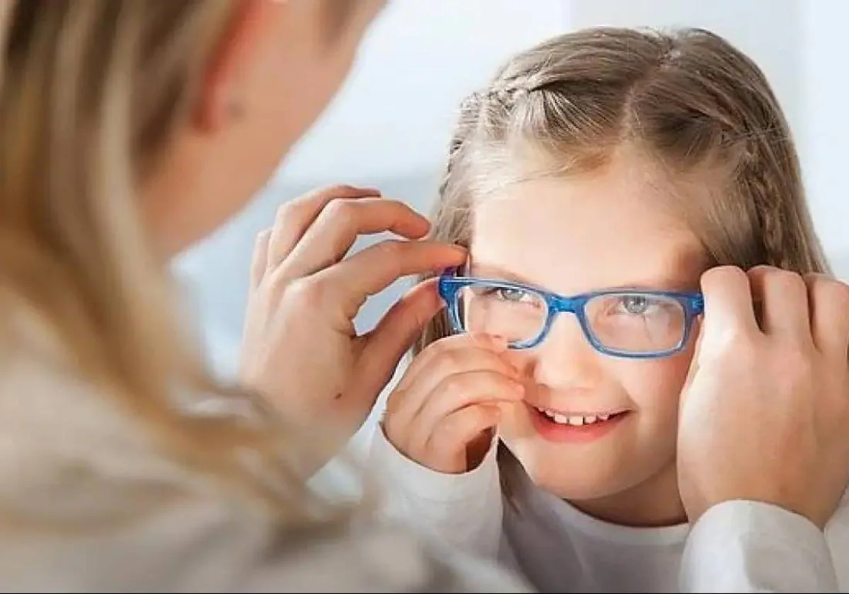 Sanidad anuncia que las gafas y las lentillas estarán incluidas en las  prestaciones de la Seguridad Social