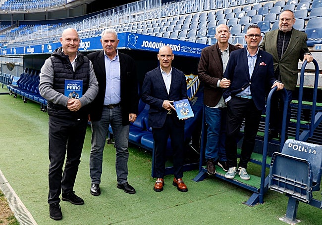 Javier Puig (presidente de la Ferroviaria), Lorenzo Rico (yerno de Peiró), Movilla, Juan Carlos Casas (autor del libro presentado), Paco Cecilio (que moderó el debate) y Alfredo Relaño (presidente de honor del diario 'As').