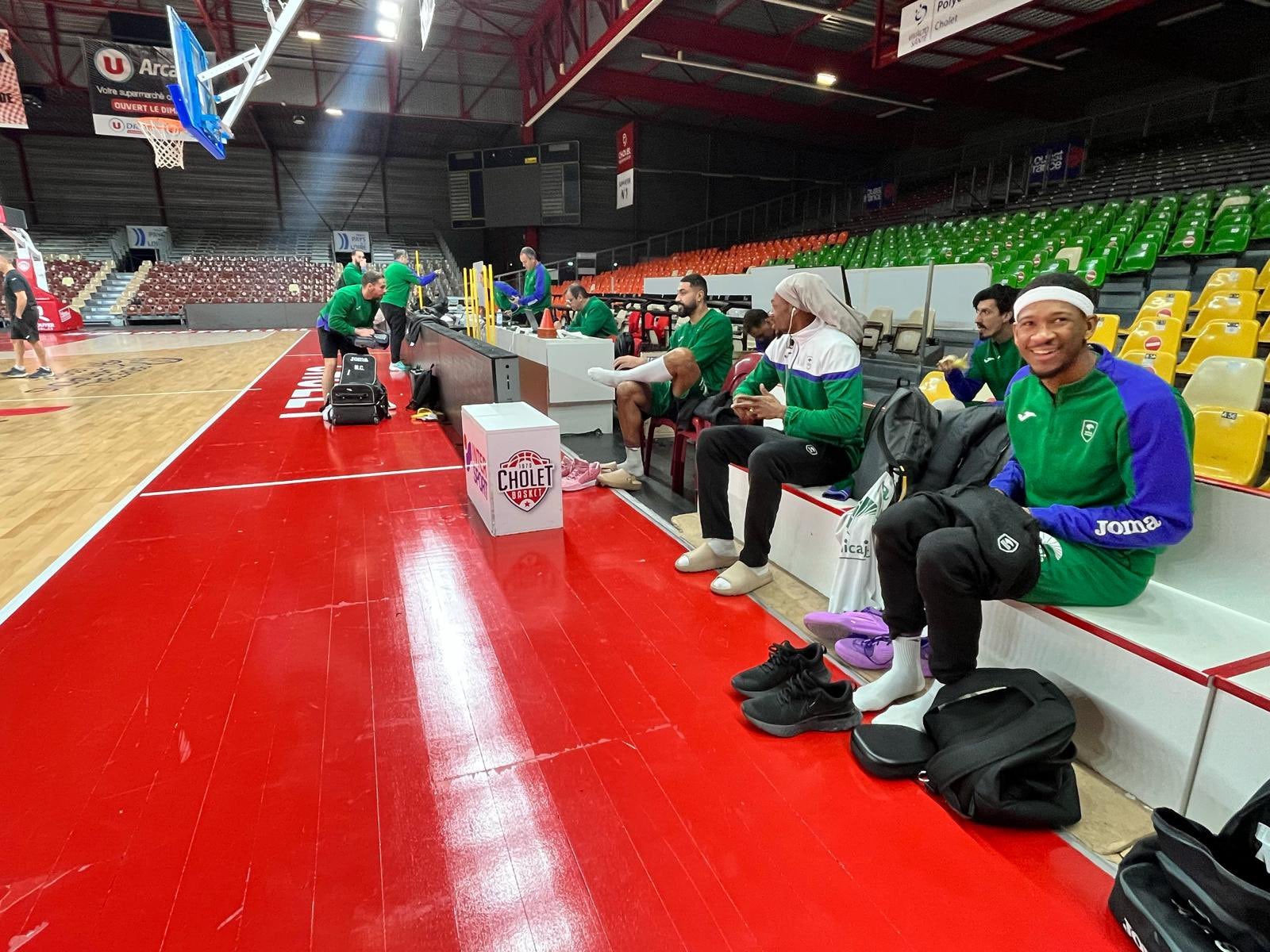 El Unicaja se entrena en la casa del Cholet