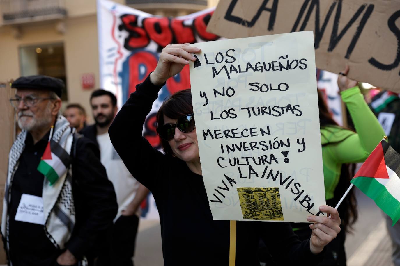 Así fue la manifestación en Málaga en defensa de La Invisible