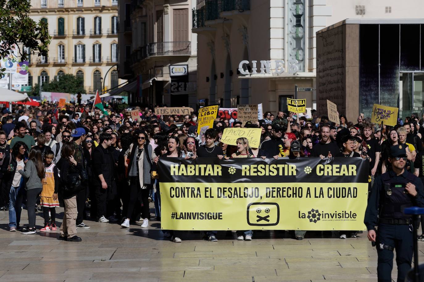 Así fue la manifestación en Málaga en defensa de La Invisible