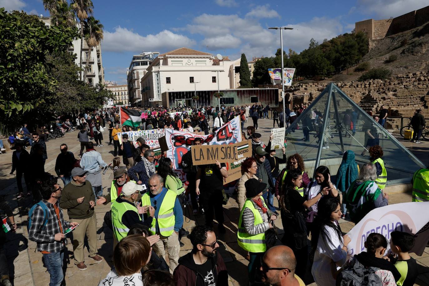 Así fue la manifestación en Málaga en defensa de La Invisible