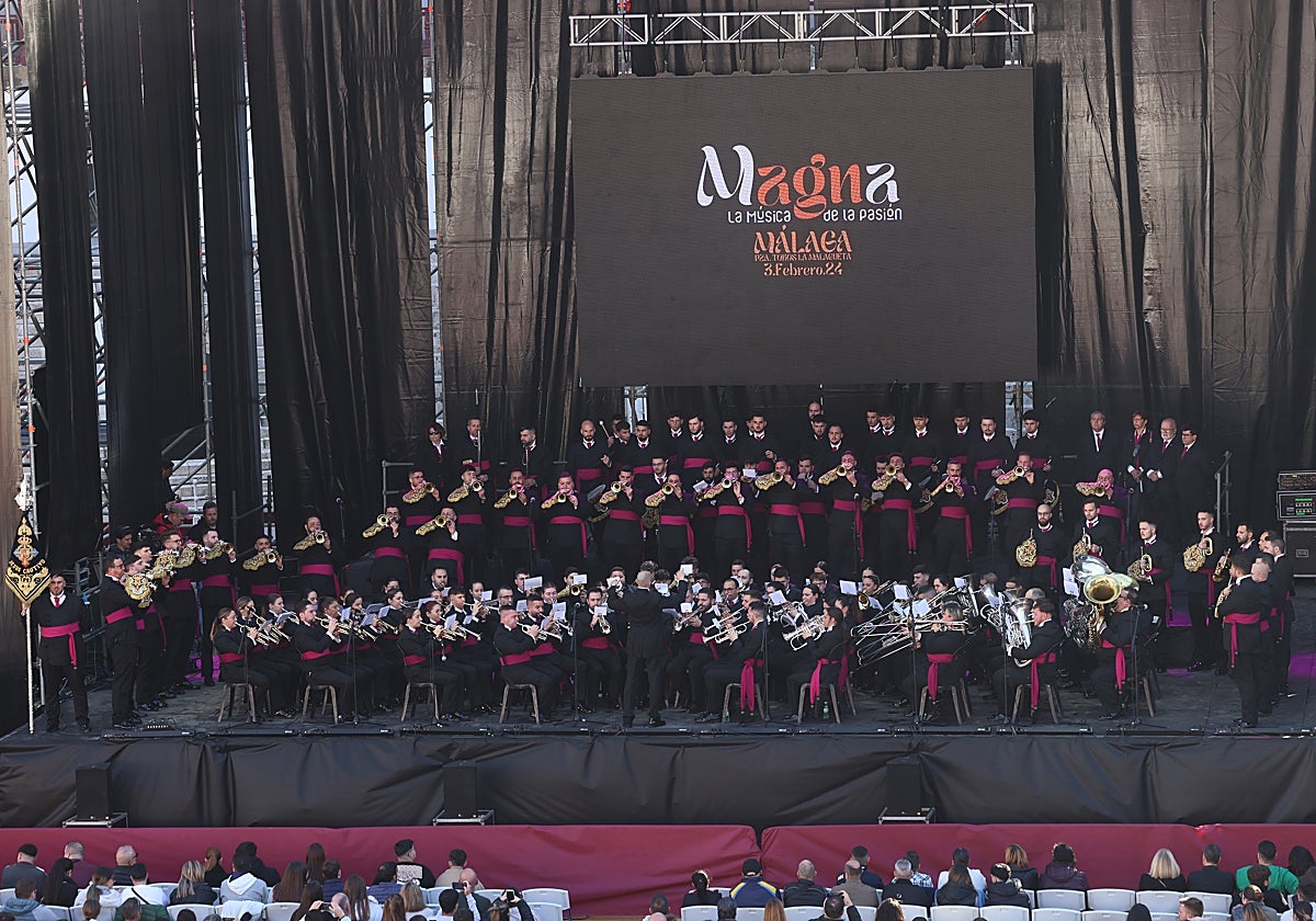 La banda de cornetas y tambores del Cautivo, durante su intervención en el evento.