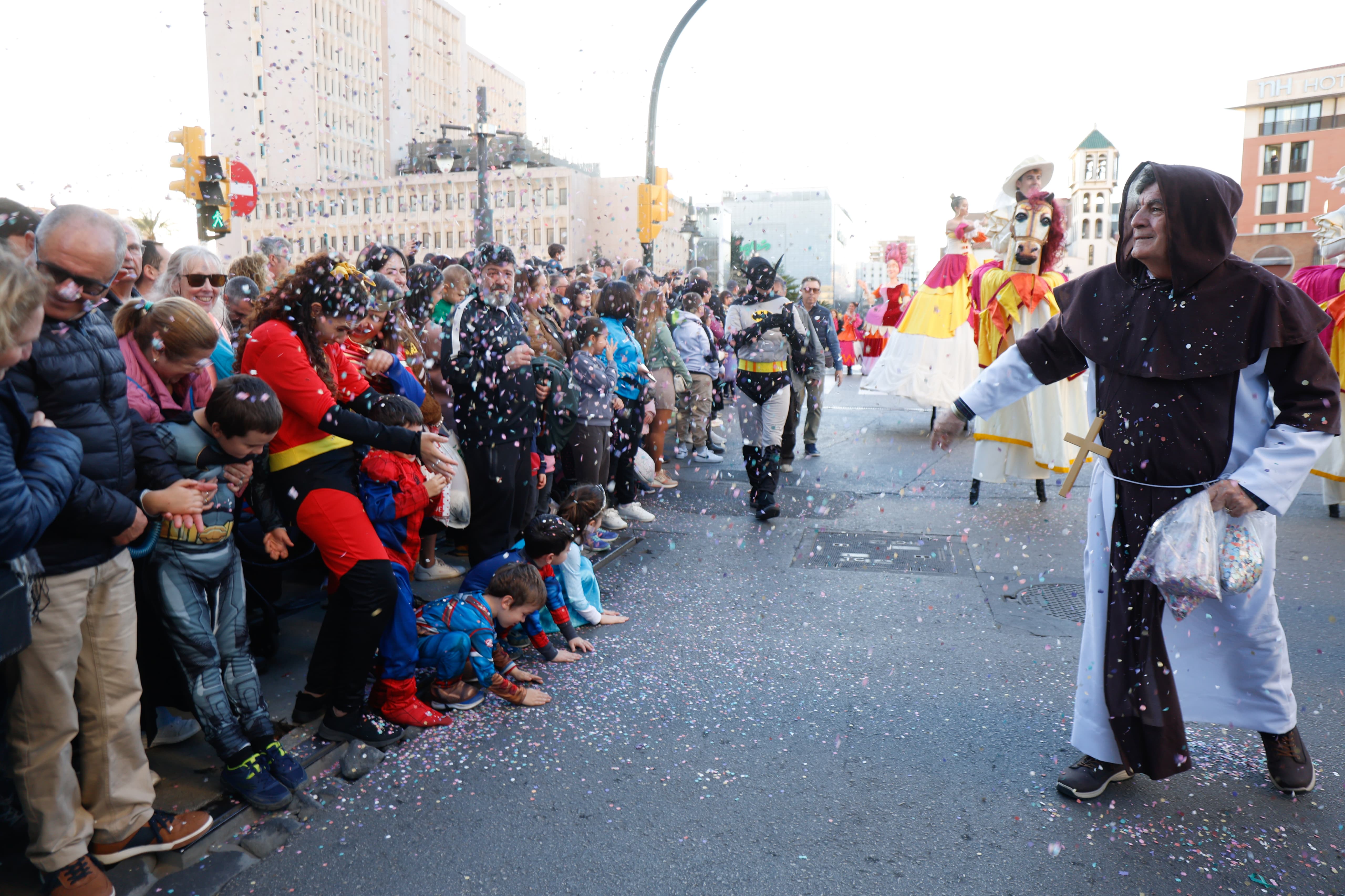 Las mejores imágenes del desfile del Carnaval de Málaga 2024