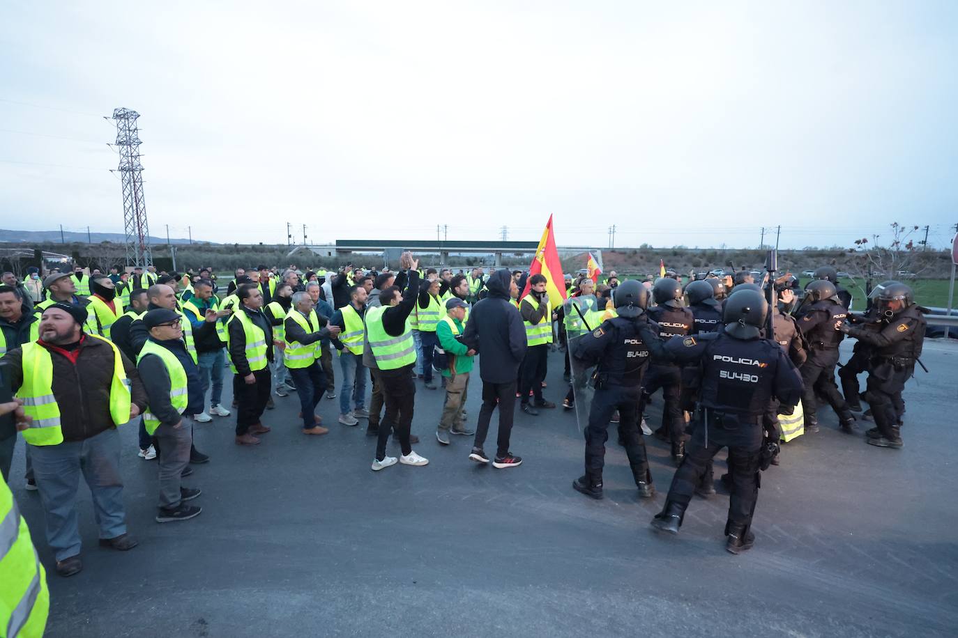 Tensión en Antequera entre agricultores y policías