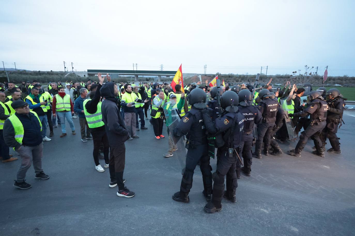 Tensión en Antequera entre agricultores y policías