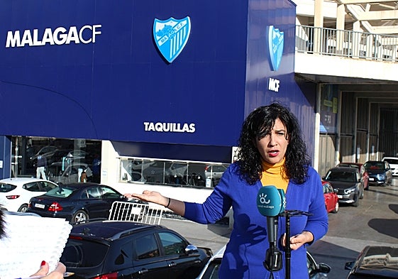 Toni Morillas, días atrás dando una rueda de prensa delante del campo de fútbol del Málaga.