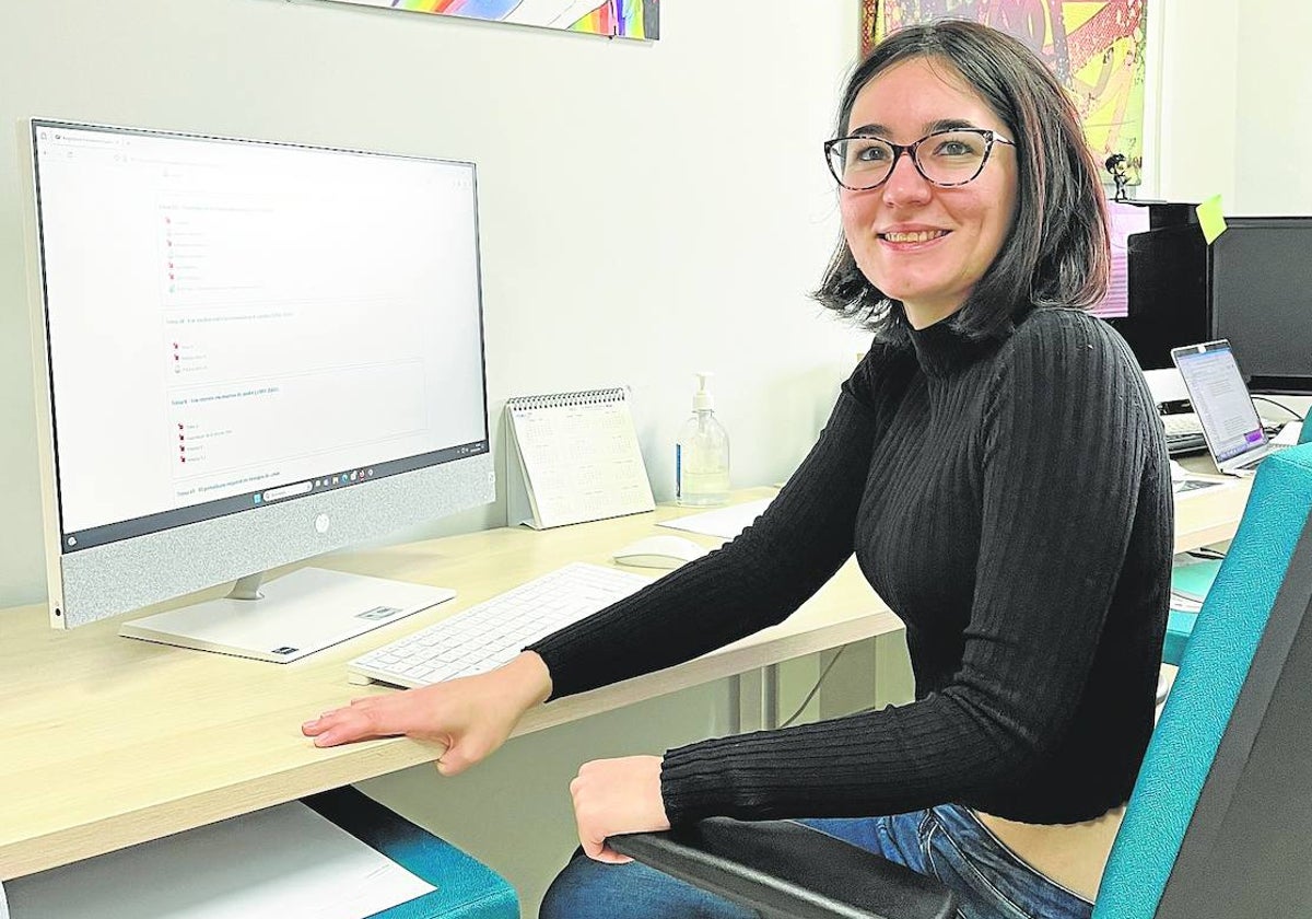 Yaiza Ceballos, en el departamento de profesorado de investigación