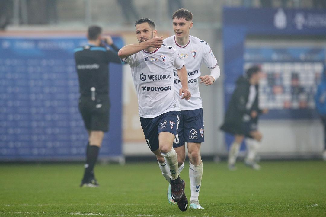 Pacheco celebra un gol con el Górnik Zabzre polaco.