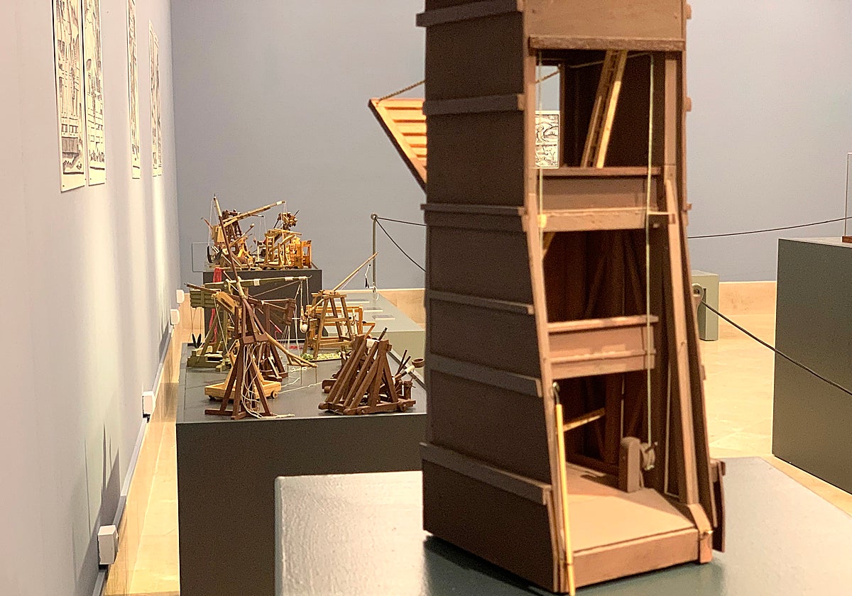 En primer plano, una de las bastidas de la conquista de Antequera en 1410