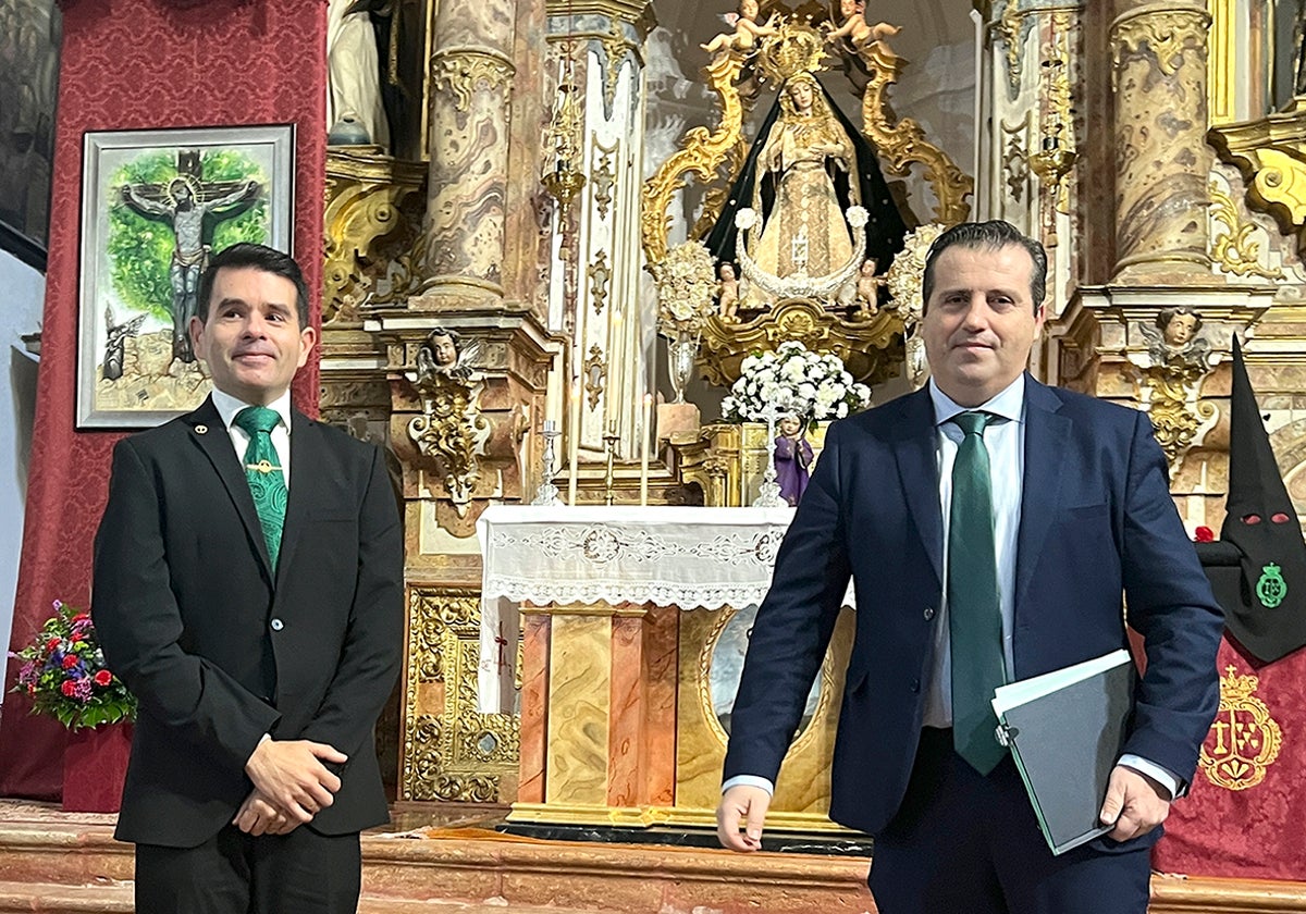 Martínez Zamora y Casaus Borrego, autor y presentador del Cartel del Lunes Santo de Antequera