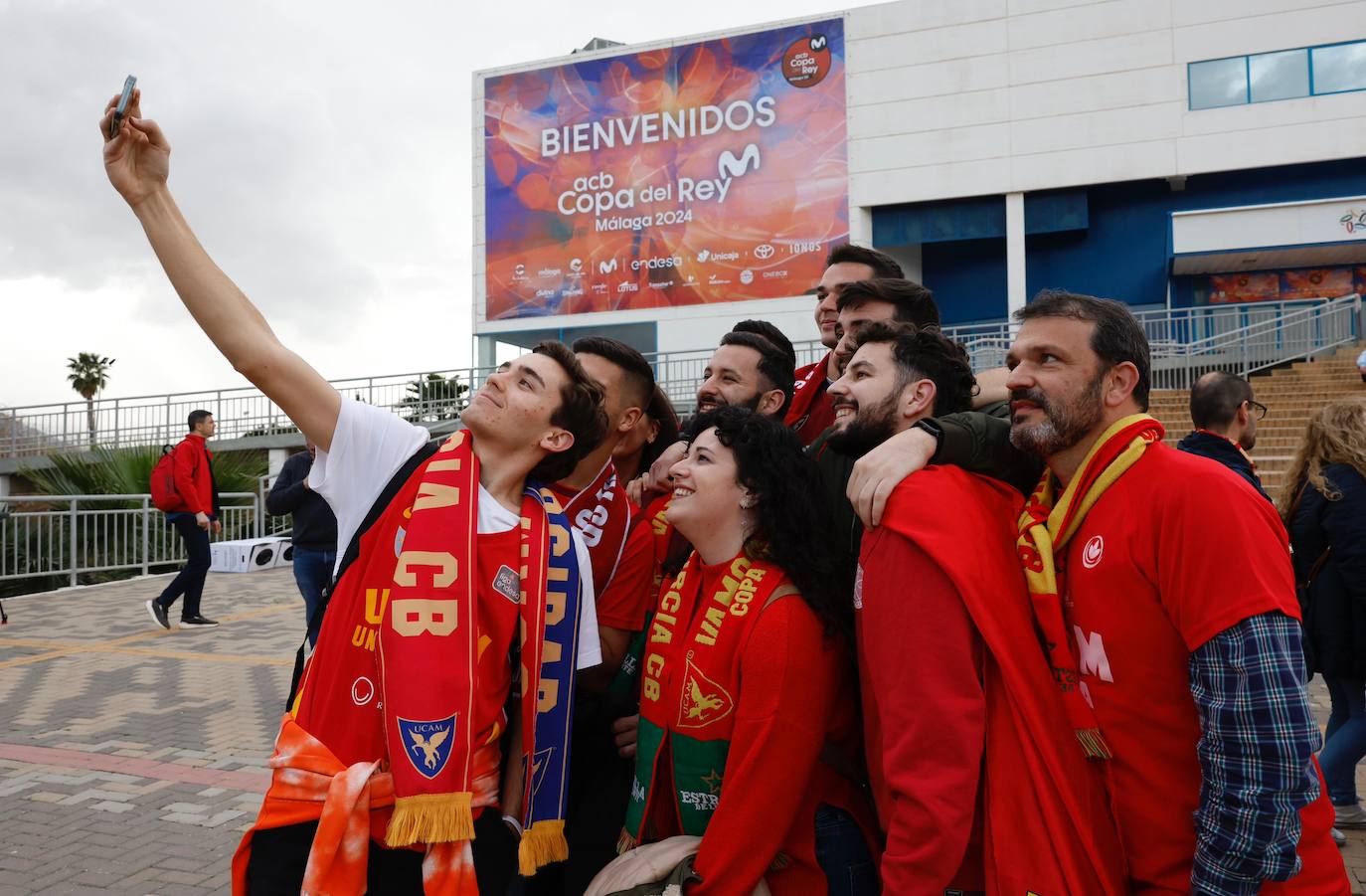Ambiente antes del primer partido copero