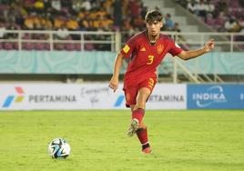 Dani Muñoz en un partido del pasado Mundial sub-17 que se celebró en Indonesia.