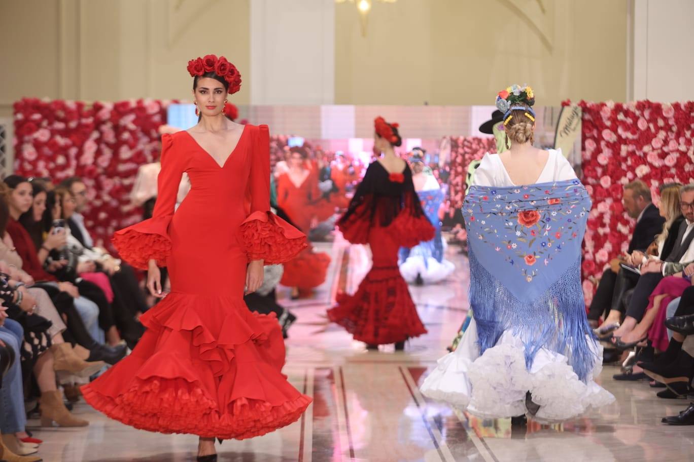 La pasarela de moda flamenca Con 2 lunares, en imágenes