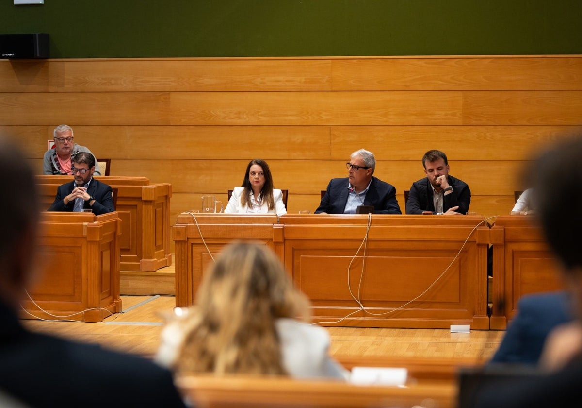 Maribel Tocón, Antonio Navarro y Jorge Padilla, nuevo portavoz municipal.