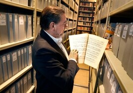 Antonio Onetti, en los archivos del Centro de Documentación de la SGAE.