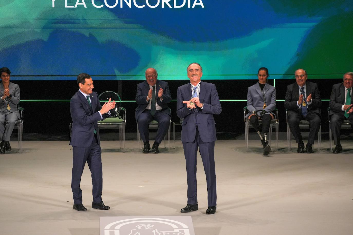 Emotivo acto de entrega de los títulos de Hijo Predilecto y Medallas de Andalucía 2024