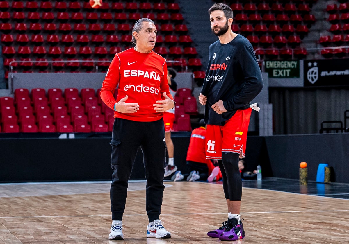 Sergio Scariolo y Ricky Rubio, en un entrenamiento de la selección la semana pasada.