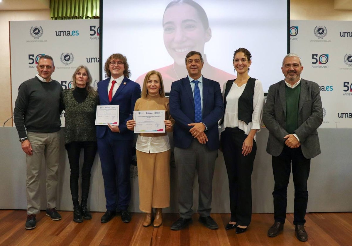 Hugo Chapon y Eva Moreno reciben las becas Talento.