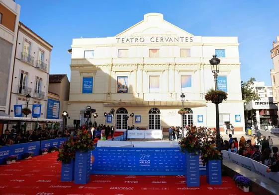 La alfombra roja, preparada para la gala inaugural de este 1 de marzo.