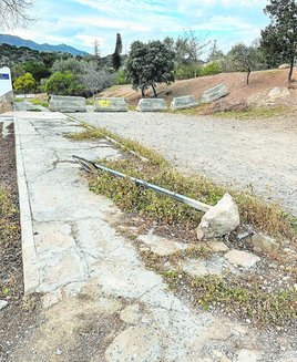 Vista del estado de abandono y decadencia de la zona.