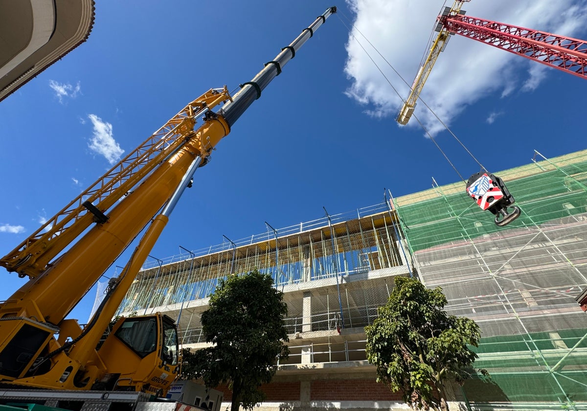 Seis años de obras en la ciudad deportiva de Las Lagunas: «Esto ya clama al cielo»