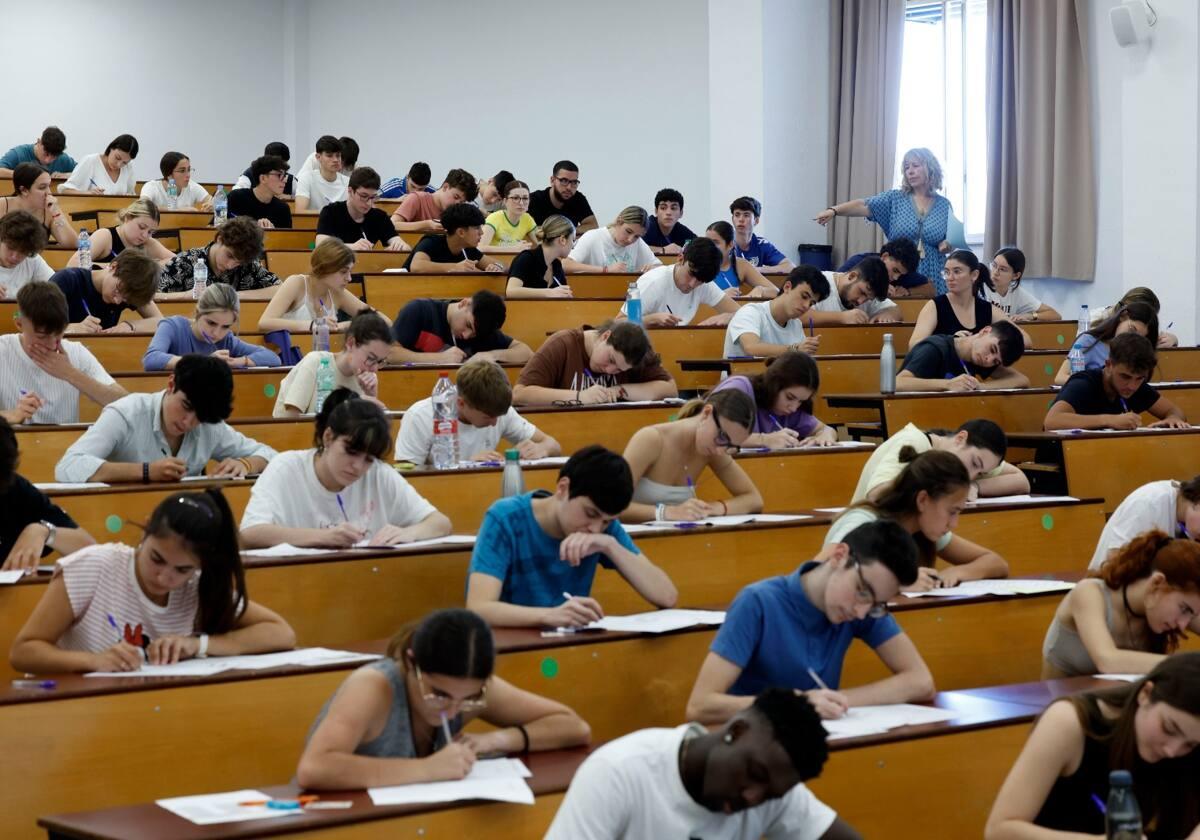 Los estudiantes de selectividad ya pueden consultar los modelos de examen de años anteriores