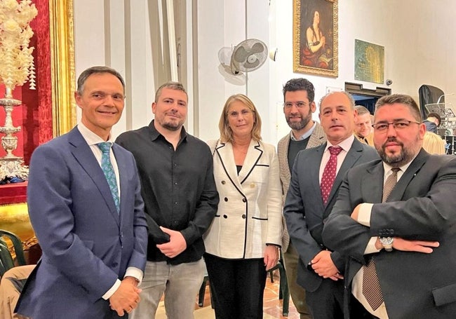 Aurignac, segundo por la izquierda, junto a Gutiérrez Juan, el resto del jurado del concurso Maestro Artola y Alejandro Cerezo.