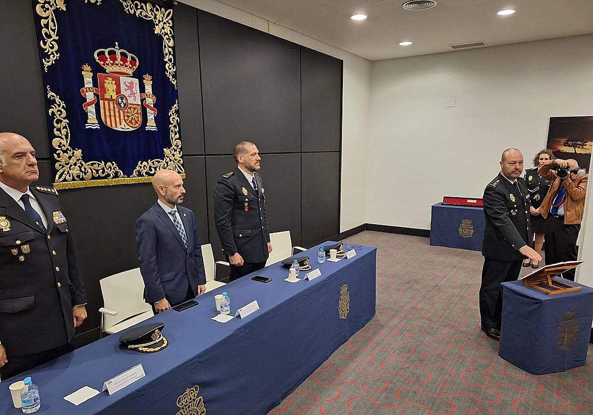 Toma de posesión del nuevo comisario de la Policía Nacional de Estepona, Santos Lázaro Martín.