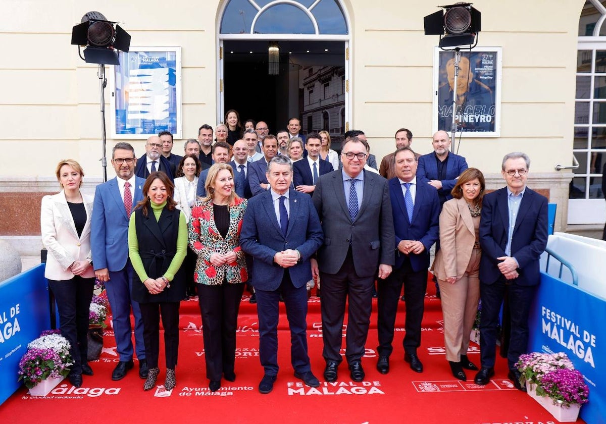 Reunión de esta mañana entre representantes institucionales y miembros del clúster, en el Cervantes.